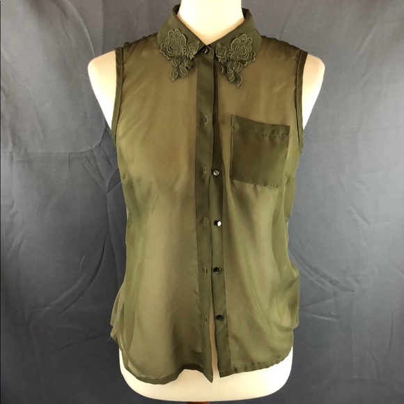 princess vera wang Tops - Adorable collared top